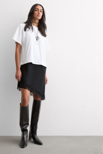 Ασύμμετρη κορμάκι από σατέν βισκόζης με δαντέλα