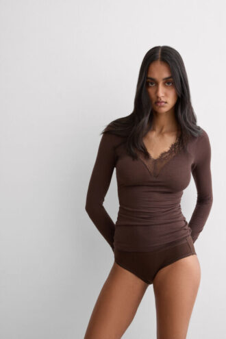 Εξαιρετικά ελαφρύ πουκάμισο με δαντέλα από κασμίρ και μακριά μανίκια