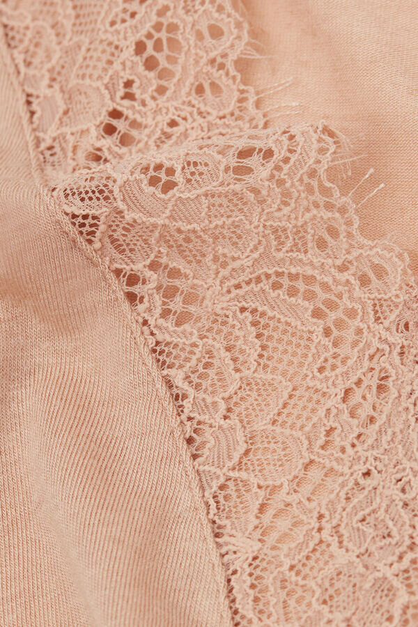 Εξαιρετικά ελαφρύ πουκάμισο με δαντέλα από κασμίρ και μακριά μανίκια Εξαιρετικά ελαφρύ πουκάμισο με δαντέλα από κασμίρ και μακριά μανίκια