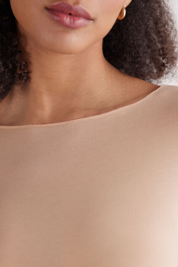 Εξαιρετικά ελαφρύ βαμβακερό μπλουζάκι με λαιμόκοψη Εξαιρετικά ελαφρύ βαμβακερό μπλουζάκι με λαιμόκοψη