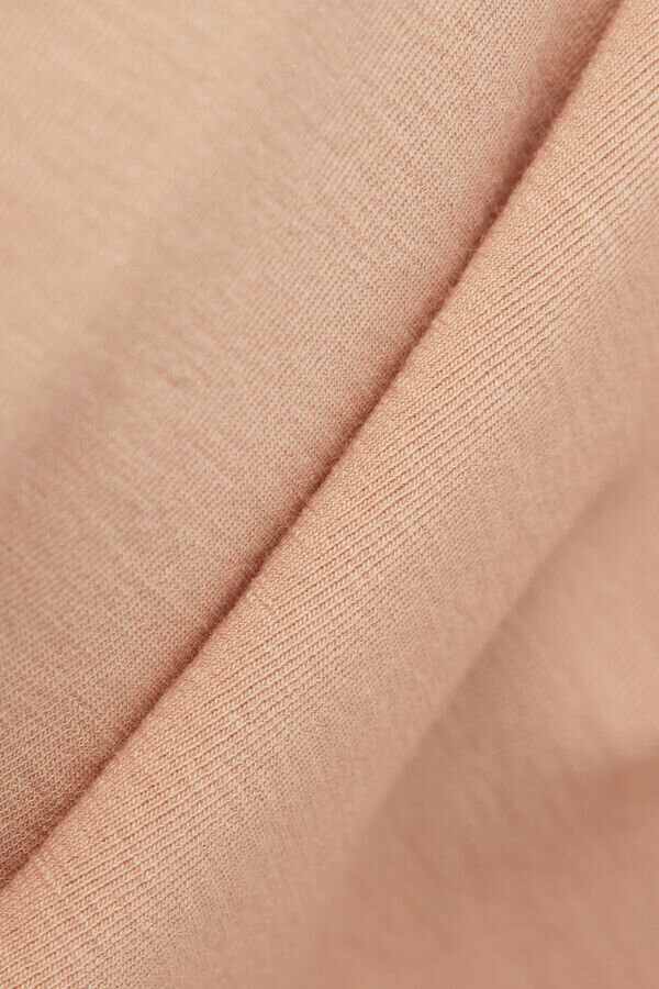 Εξαιρετικά ελαφρύ βαμβακερό μπλουζάκι με λαιμόκοψη Εξαιρετικά ελαφρύ βαμβακερό μπλουζάκι με λαιμόκοψη