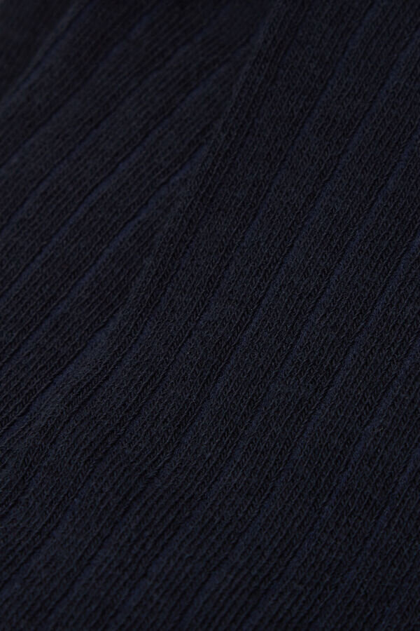 Κάλτσες μέχρι το γόνατο από μαλακό βαμβάκι με ραβδώσεις Κάλτσες μέχρι το γόνατο από μαλακό βαμβάκι με ραβδώσεις