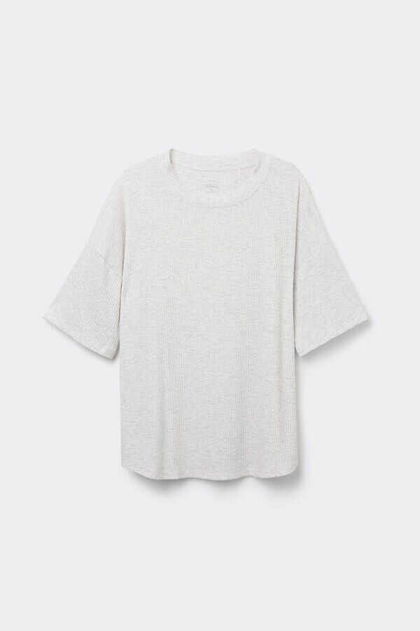 Κομψό και άνετο μπλουζάκι με κοντό μανίκι από μοντάλ Κομψό και άνετο μπλουζάκι με κοντό μανίκι από μοντάλ