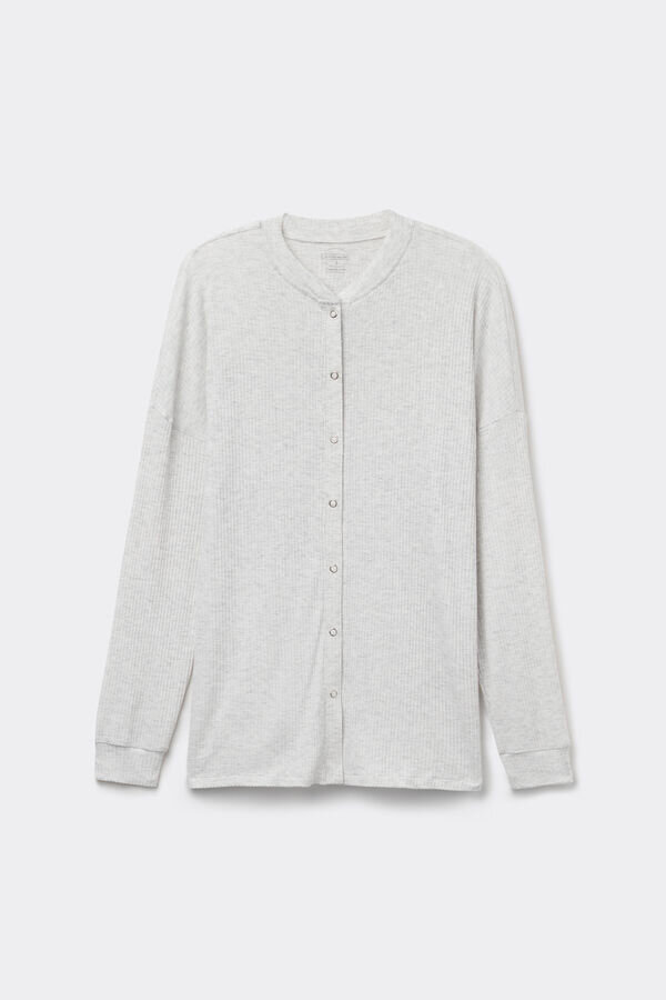 Κομψό και άνετο μπλουζάκι με κουμπιά και μακριά μανίκια από modal Κομψό και άνετο μπλουζάκι με κουμπιά και μακριά μανίκια από modal