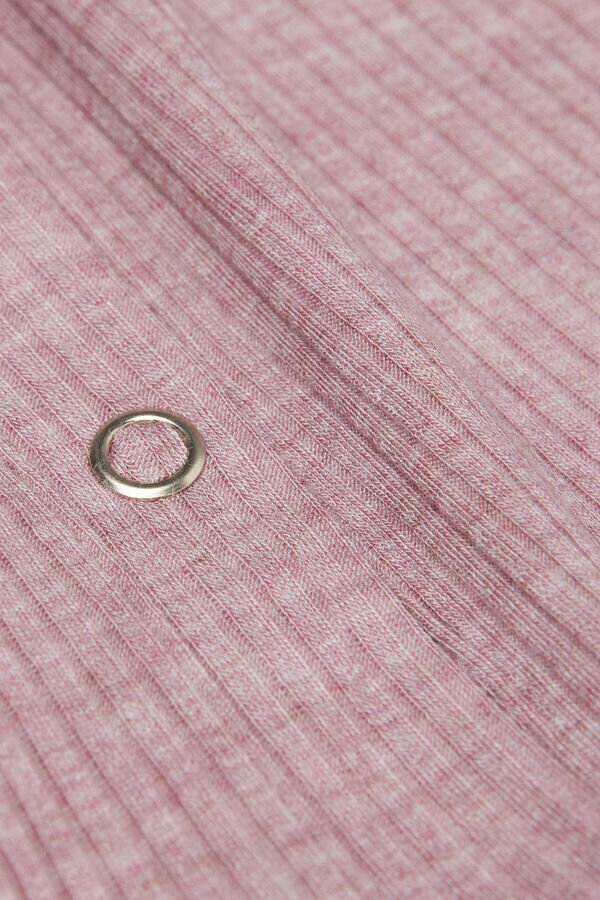 Κομψό και άνετο μπλουζάκι με κουμπιά και μακριά μανίκια από modal Κομψό και άνετο μπλουζάκι με κουμπιά και μακριά μανίκια από modal