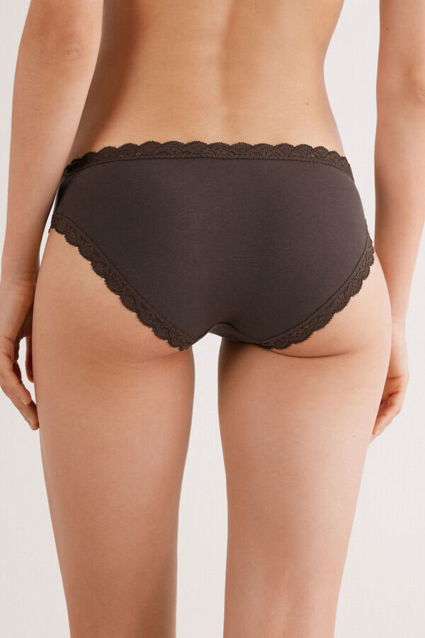 Κουκουνάρια από βαμβάκι και δαντέλα Κουκουνάρια από βαμβάκι και δαντέλα