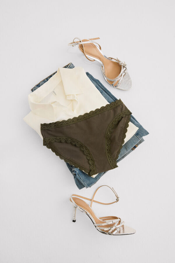 Κουρτίνες από βαμβάκι και δαντέλα Κουρτίνες από βαμβάκι και δαντέλα