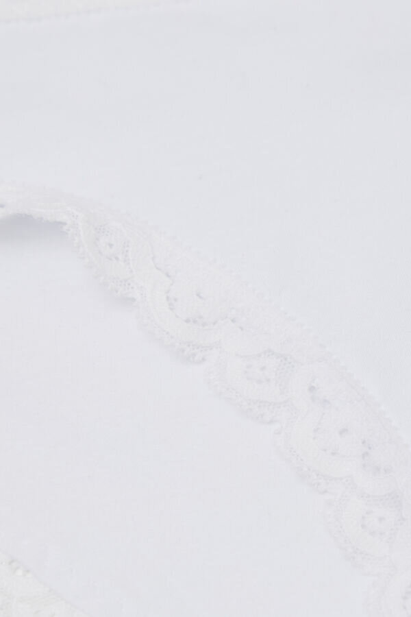 Κουρτίνες από βαμβάκι και δαντέλα Κουρτίνες από βαμβάκι και δαντέλα