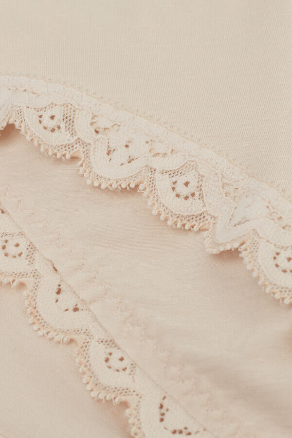 Κουρτίνες από βαμβάκι και δαντέλα Κουρτίνες από βαμβάκι και δαντέλα