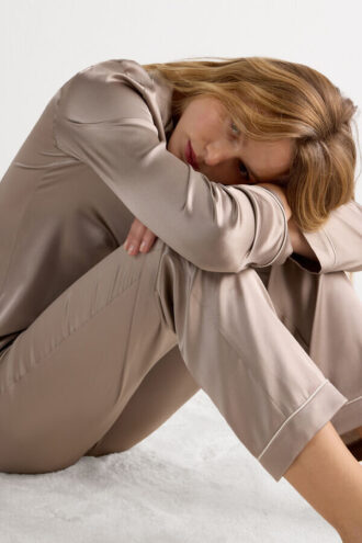 Μακρύ μεταξωτό παντελόνι