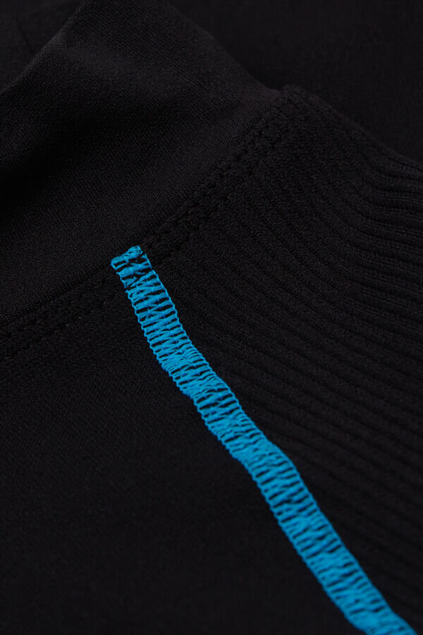 Μακρυμάνικο τεχνικό αθλητικό μπλουζάκι Μακρυμάνικο τεχνικό αθλητικό μπλουζάκι