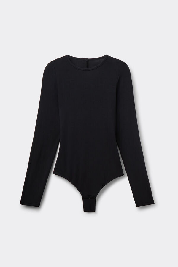 Μακρυμάνικο βασικό κορμάκι από μοντάλ με ανοιχτή πλάτη Μακρυμάνικο βασικό κορμάκι από μοντάλ με ανοιχτή πλάτη