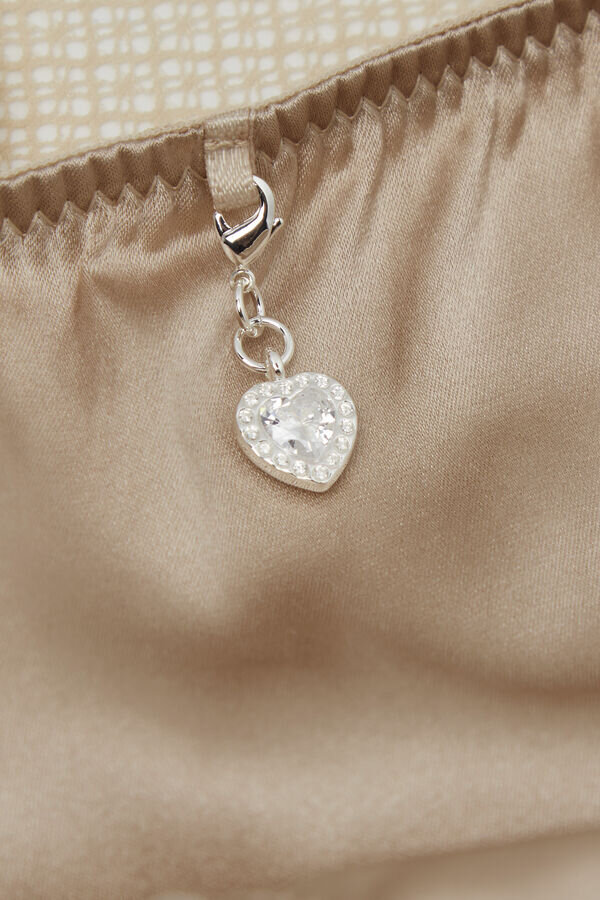 Μεταξωτό εσώρουχο με λουλούδια από μετάξι και δαντέλα Μεταξωτό εσώρουχο με λουλούδια από μετάξι και δαντέλα