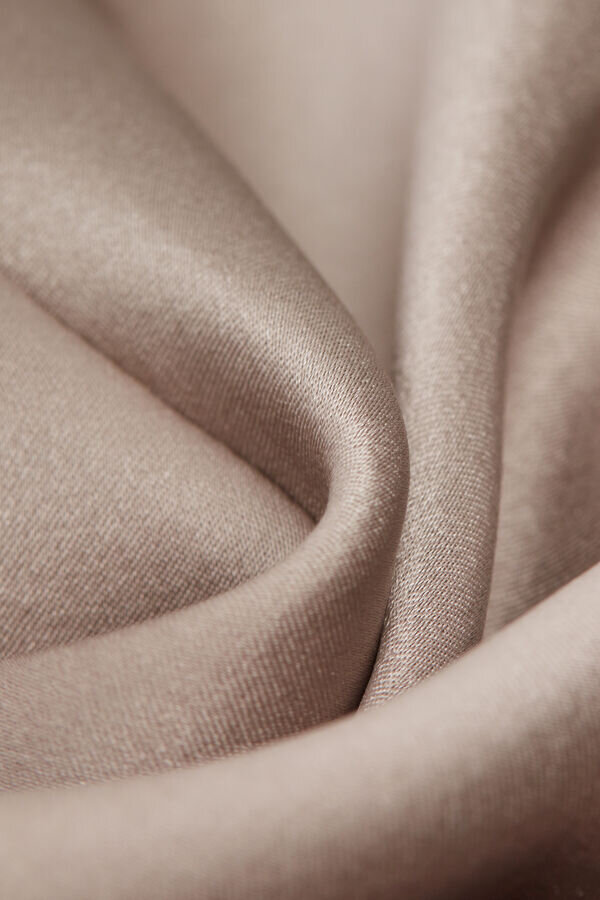 Μίντι σλιπ από μετάξι Μίντι σλιπ από μετάξι