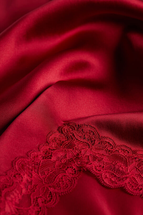 Μπλούζα από δαντέλα και μετάξι Μπλούζα από δαντέλα και μετάξι