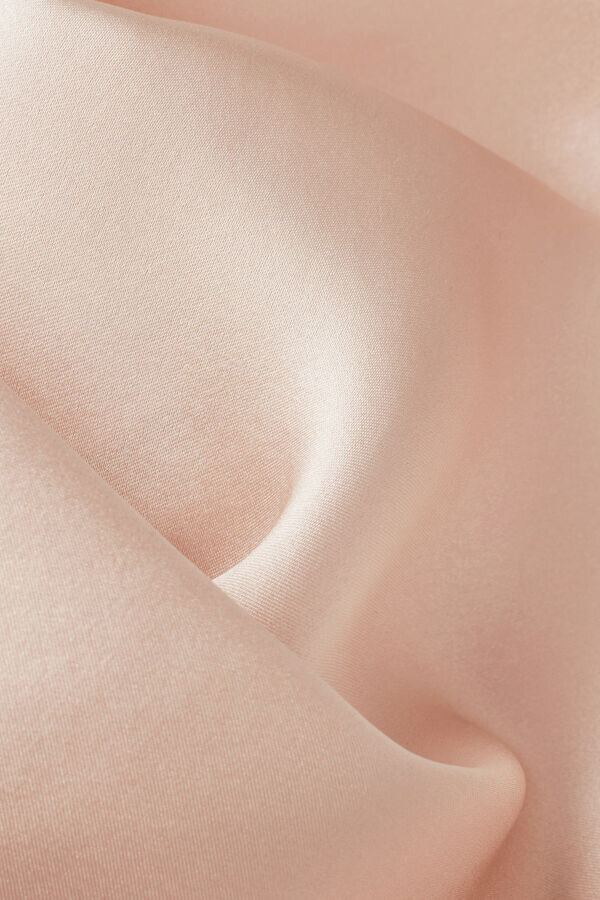 Μπλούζα από μετάξι με λεπτομέρεια από δαντέλα Μπλούζα από μετάξι με λεπτομέρεια από δαντέλα