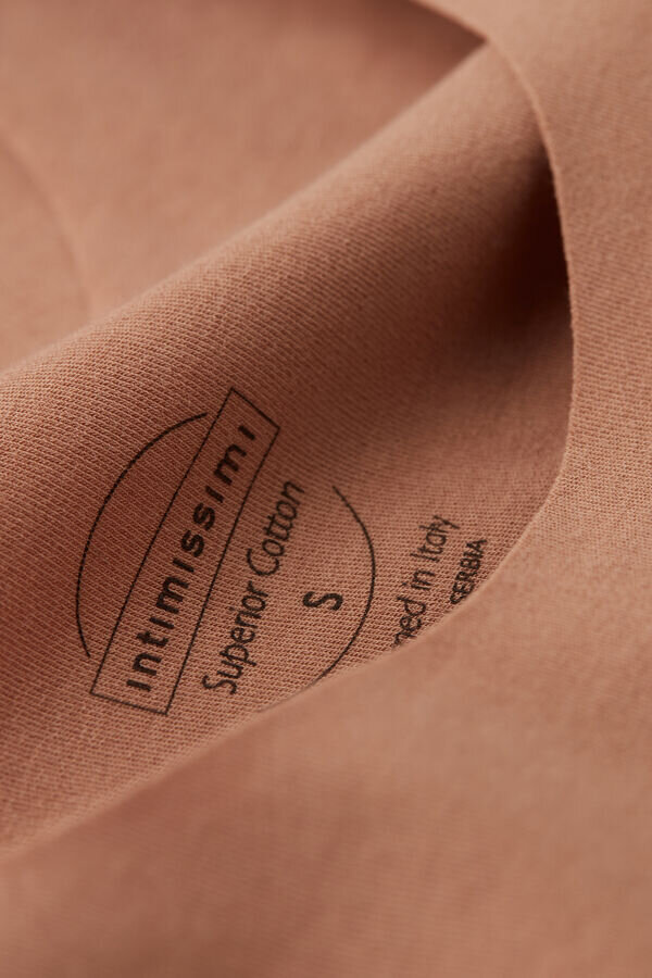 Μπλούζα από βαμβάκι με στρογγυλό λαιμό και ακατέργαστα άκρα Μπλούζα από βαμβάκι με στρογγυλό λαιμό και ακατέργαστα άκρα