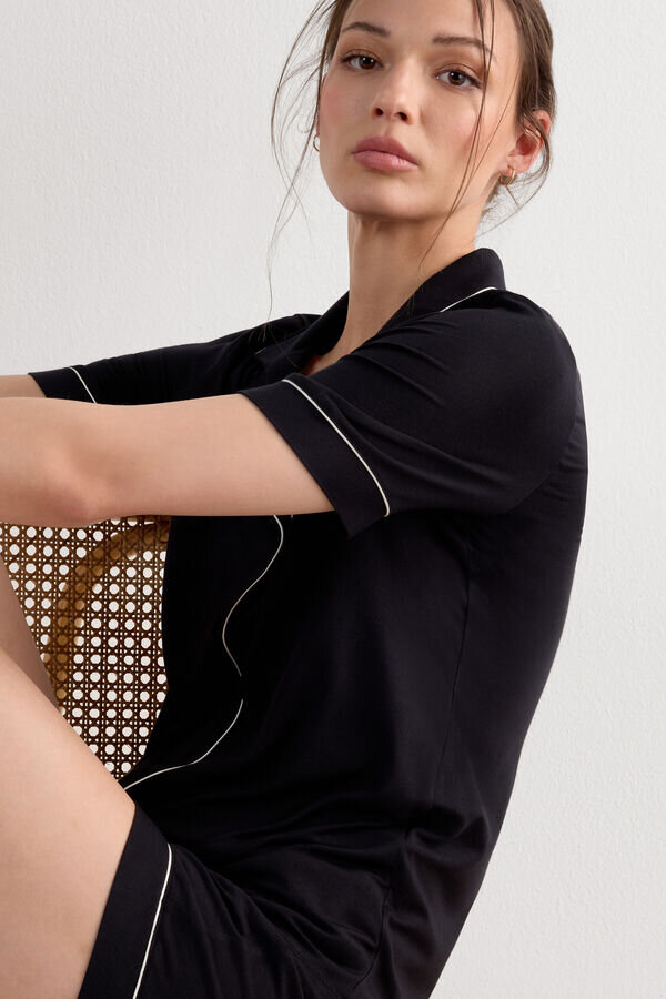 Μπλούζα με κουμπιά και κοντά μανίκια από modal Μπλούζα με κουμπιά και κοντά μανίκια από modal