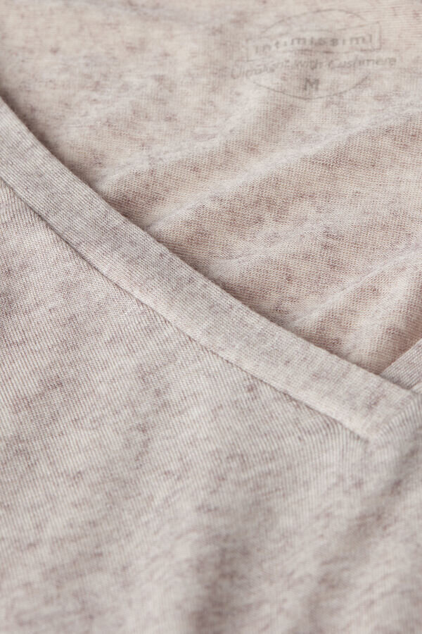 Μπλούζα με V λαιμόκοψη από εξαιρετικά ελαφρύ μοντάλ με κασμίρ Μπλούζα με V λαιμόκοψη από εξαιρετικά ελαφρύ μοντάλ με κασμίρ