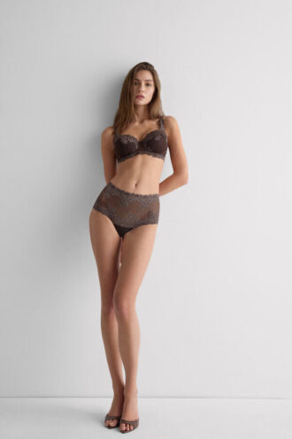 Pretty Flowers Hipster Brazilian