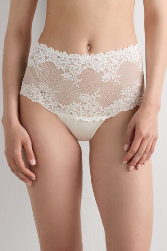 Pretty Flowers Hipster Brazilian