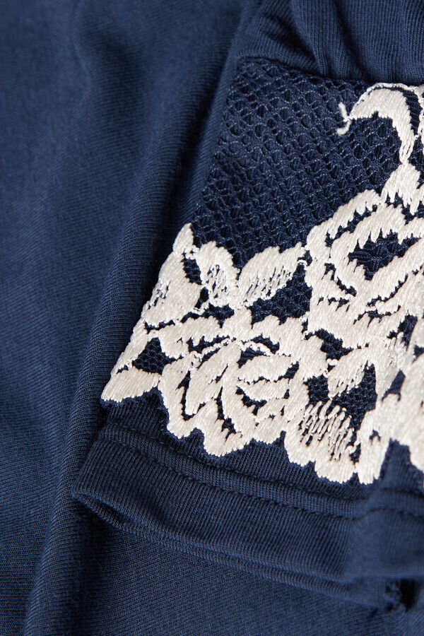 Pretty Flowers μπλουζάκι Modal με λουλούδια Pretty Flowers μπλουζάκι Modal με λουλούδια