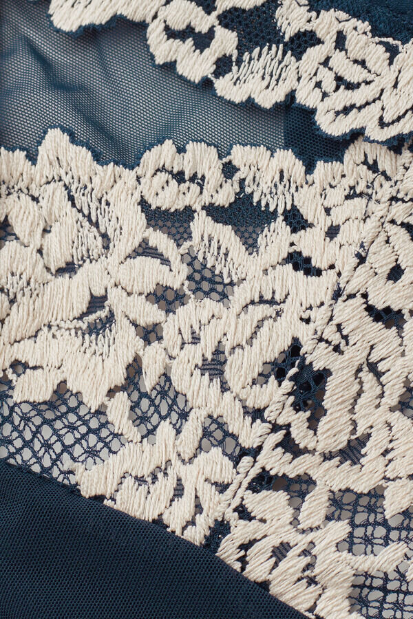 Σλιπ από τούλι με Pretty Flowers Σλιπ από τούλι με Pretty Flowers