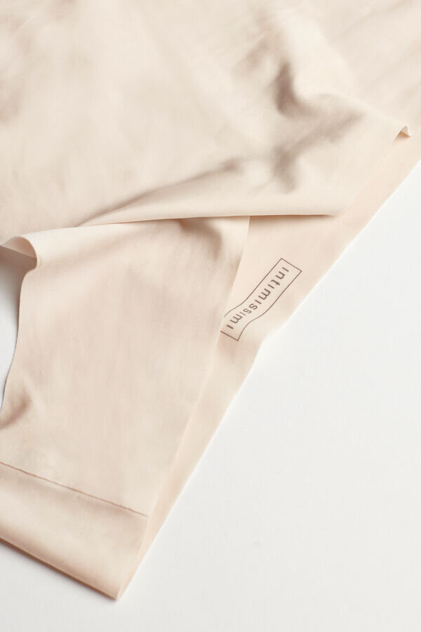 Σλιπ Brazilian από εξαιρετικά ελαφριά μικροΐνη χωρίς ραφές Σλιπ Brazilian από εξαιρετικά ελαφριά μικροΐνη χωρίς ραφές