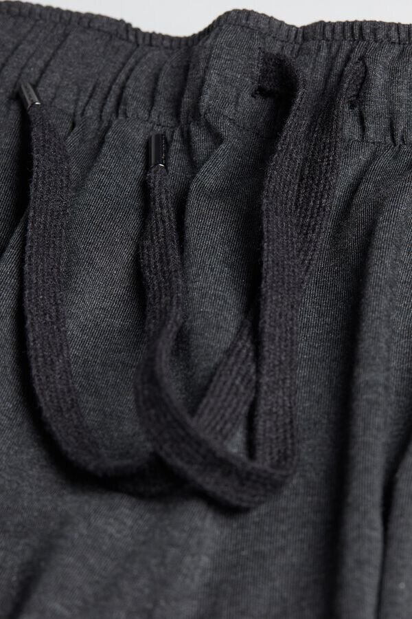 Σορτς από μετάξι και μοντάλ Σορτς από μετάξι και μοντάλ