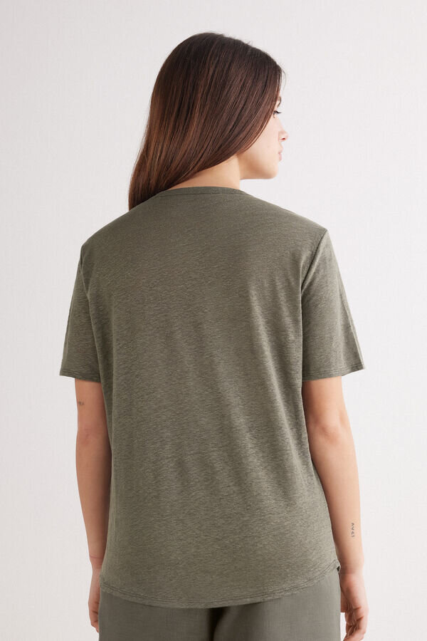 Το κοντομάνικο μπλουζάκι από καθαρό λινό Το κοντομάνικο μπλουζάκι από καθαρό λινό