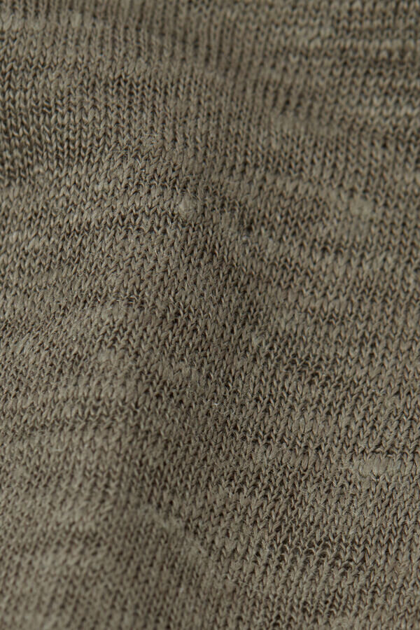 Το κοντομάνικο μπλουζάκι από καθαρό λινό Το κοντομάνικο μπλουζάκι από καθαρό λινό