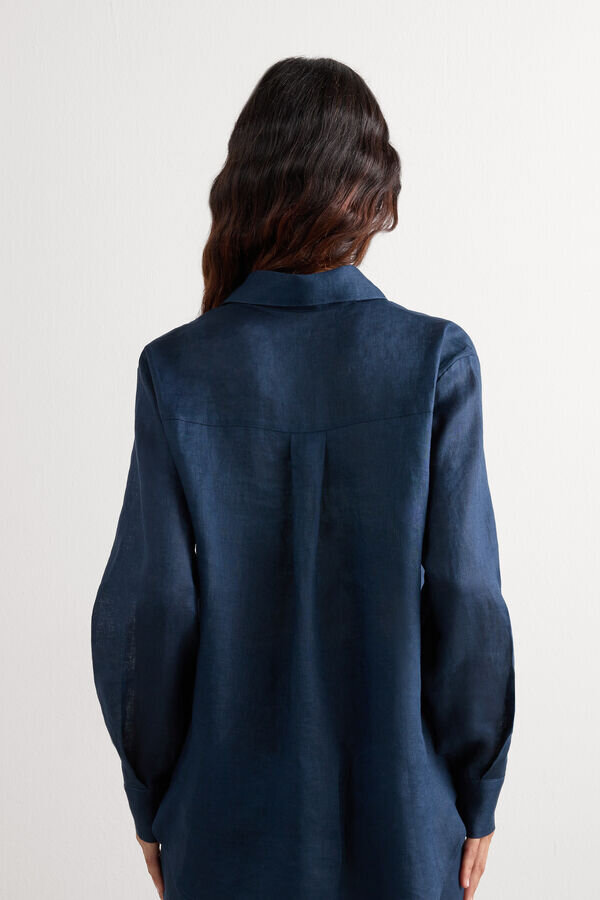 Το πουκάμισο από καθαρό λινό ύφασμα Το πουκάμισο από καθαρό λινό ύφασμα